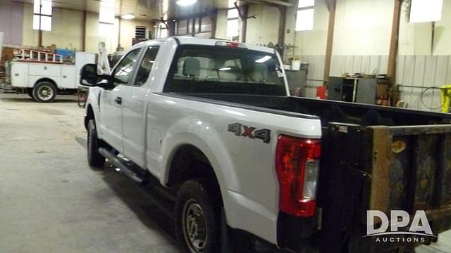 Image of Ford F-250 equipment image 4