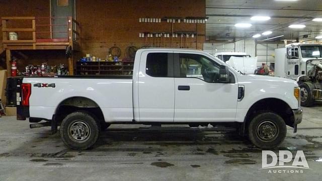 Image of Ford F-250 equipment image 1