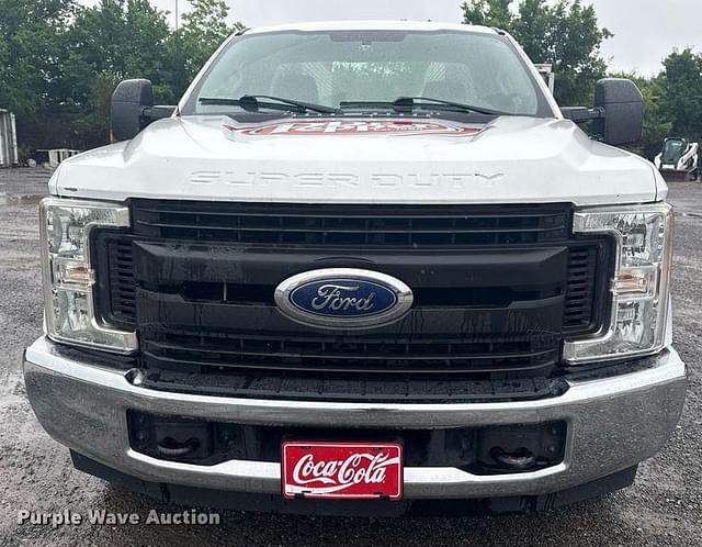 Image of Ford F-250 equipment image 1