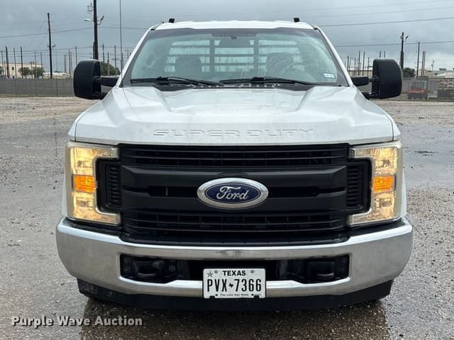 Image of Ford F-250 equipment image 1