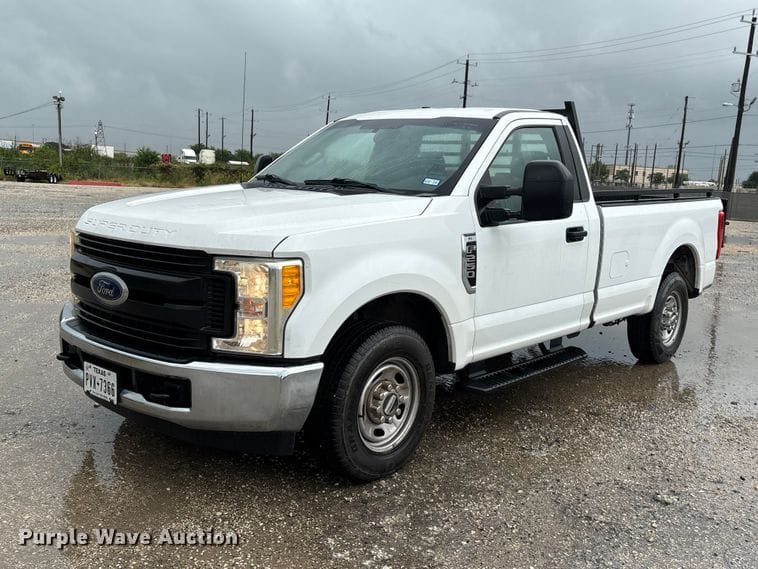 2017 Ford F-250 Equipment Image0