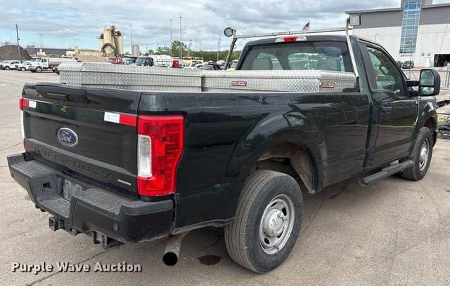 Image of Ford F-250 equipment image 4