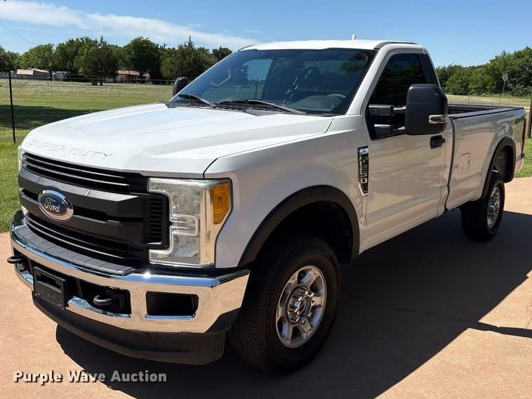 2017 Ford F-250 Equipment Image0