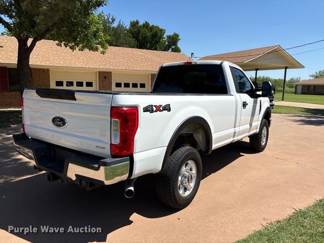 Image of Ford F-250 equipment image 4