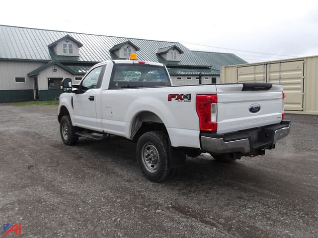 Image of Ford F-250 equipment image 2
