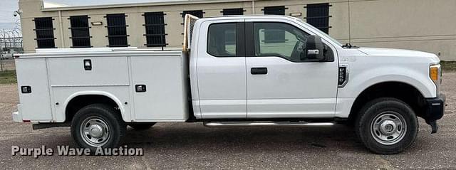 Image of Ford F-250 equipment image 3