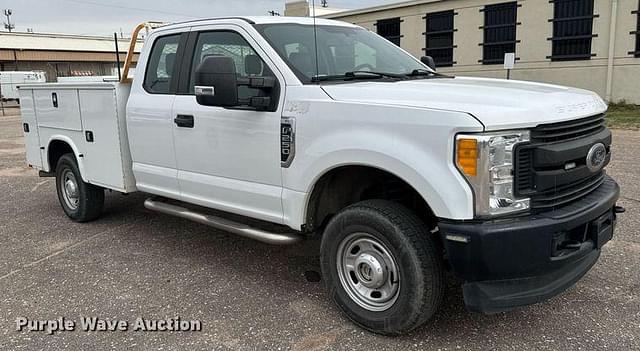 Image of Ford F-250 equipment image 2