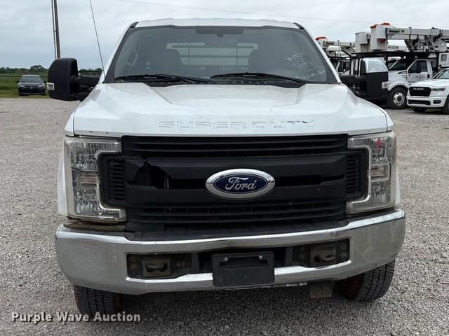 Image of Ford F-250 equipment image 1