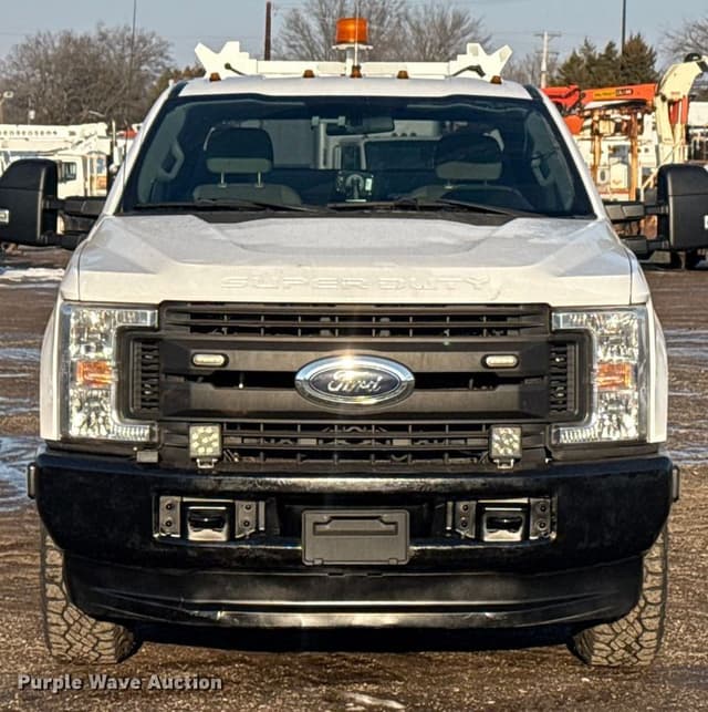 Image of Ford F-250 equipment image 1