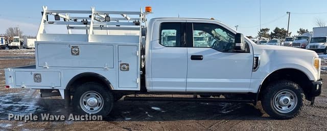 Image of Ford F-250 equipment image 3