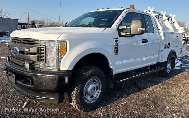 Image of Ford F-250 Primary image