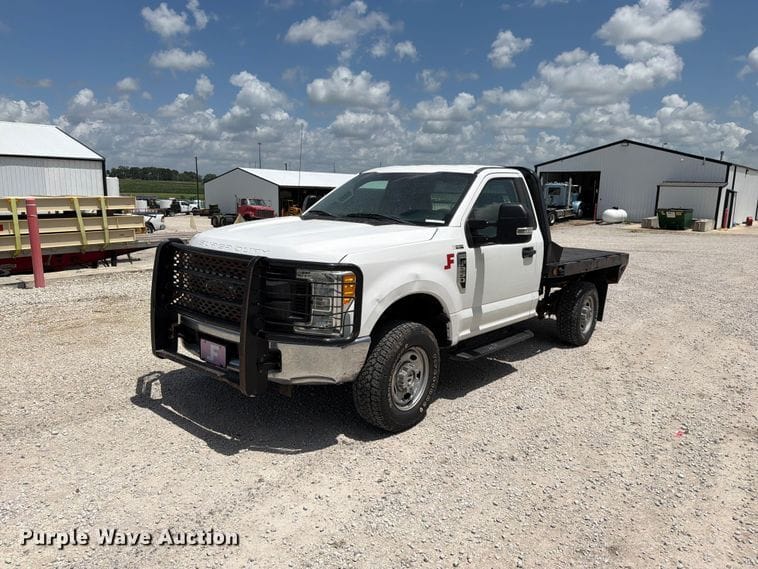 2017 Ford F-250 Equipment Image0