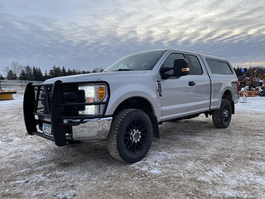 Image of Ford F-250 Primary image