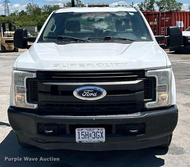 Image of Ford F-250 equipment image 1