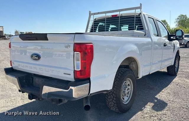 Image of Ford F-250 equipment image 4
