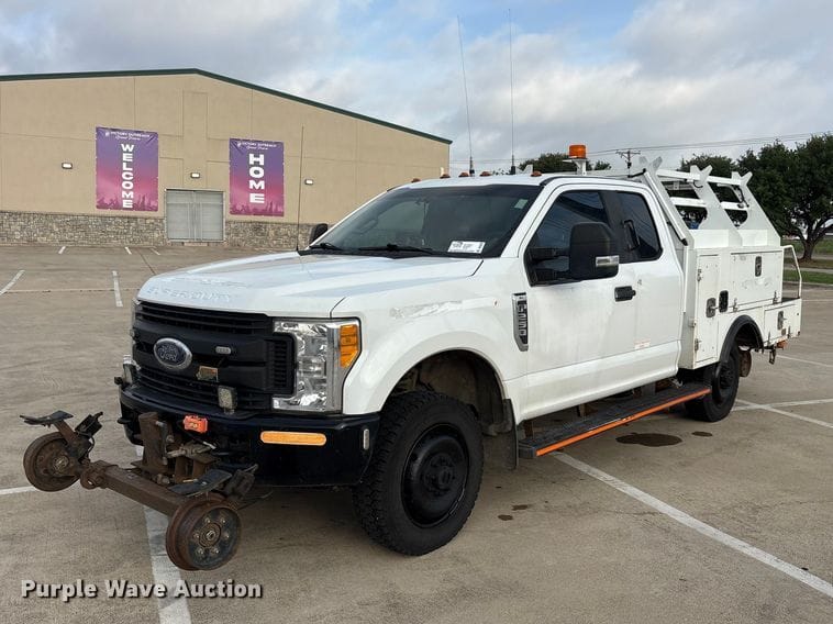 2017 Ford F-250 Equipment Image0