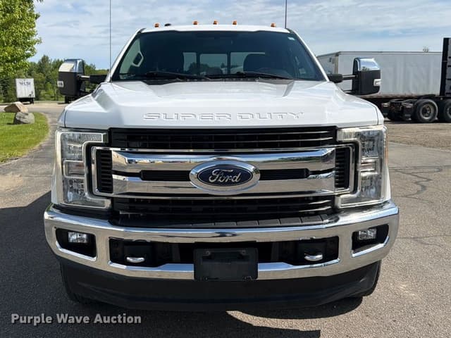 Image of Ford F-250 equipment image 1
