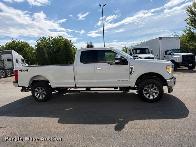 Image of Ford F-250 equipment image 3