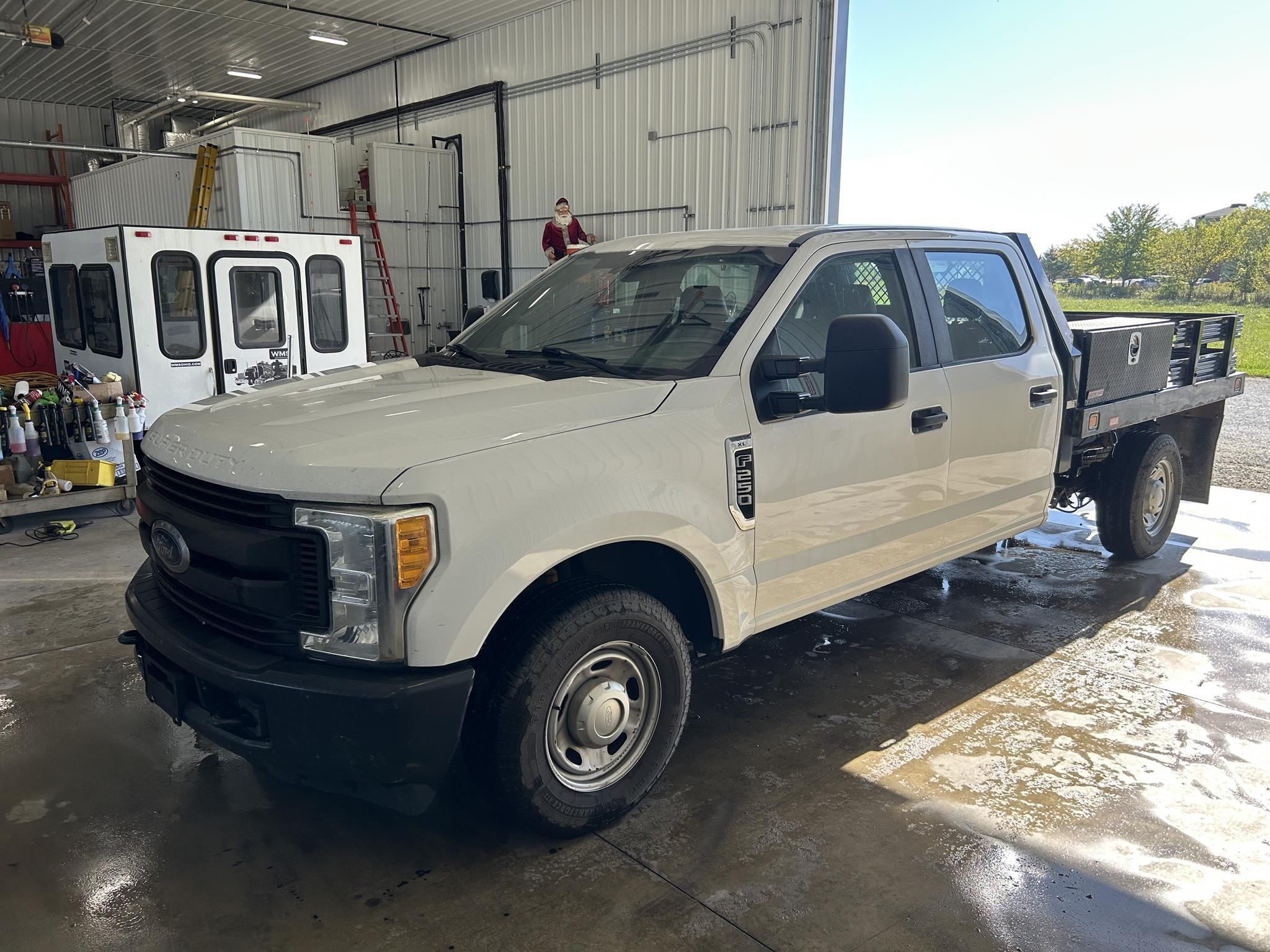 2017 Ford F-250 Equipment Image0