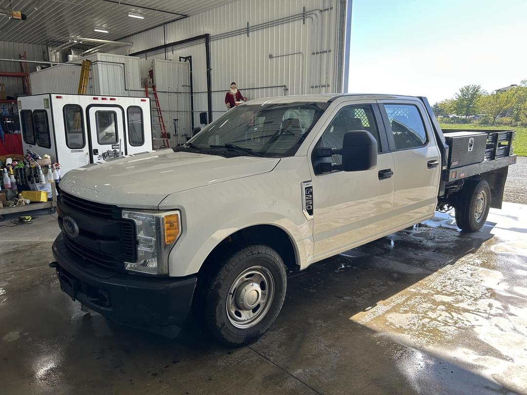 Image of Ford F-250 Primary image