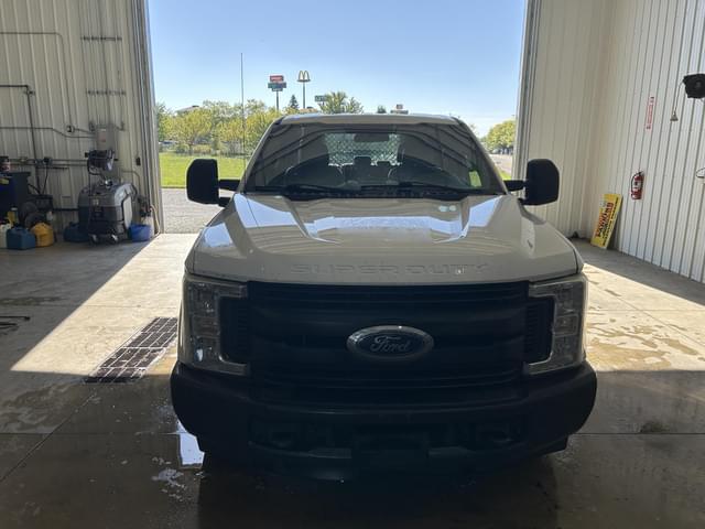 Image of Ford F-250 equipment image 1