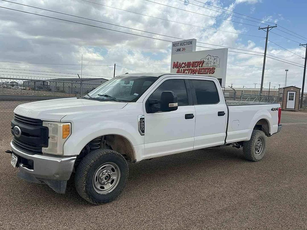 Image of Ford F-250 Primary image