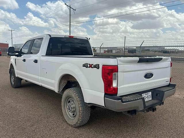 Image of Ford F-250 equipment image 3