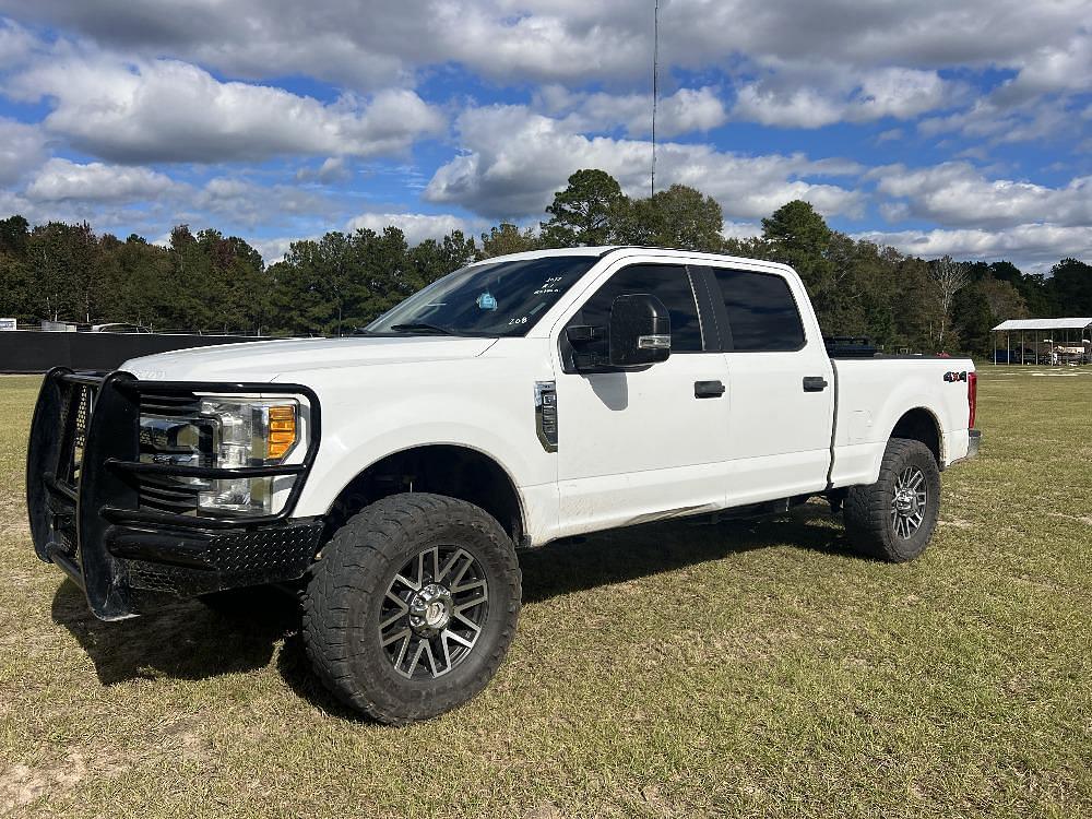 Image of Ford F-250 Image 0