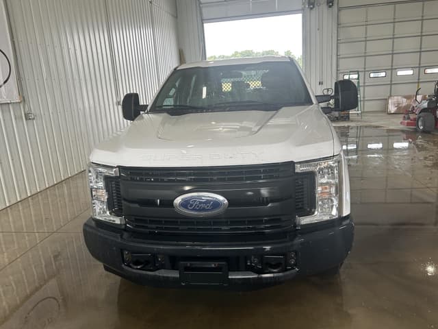 Image of Ford F-250 equipment image 1