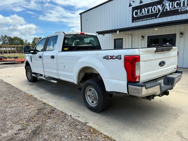 Image of Ford F-250 equipment image 4