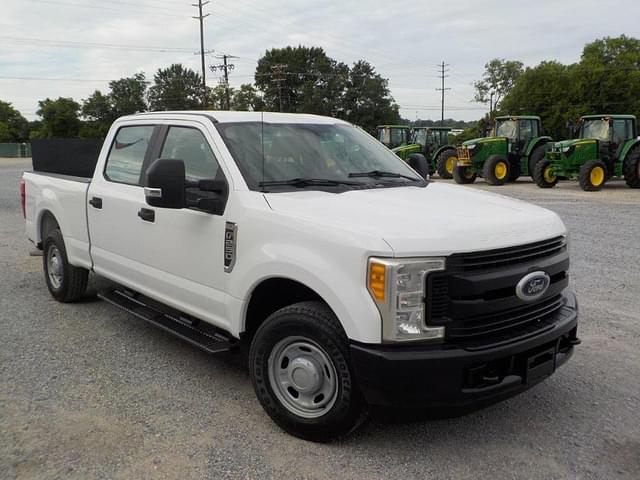 Image of Ford F-250 equipment image 1