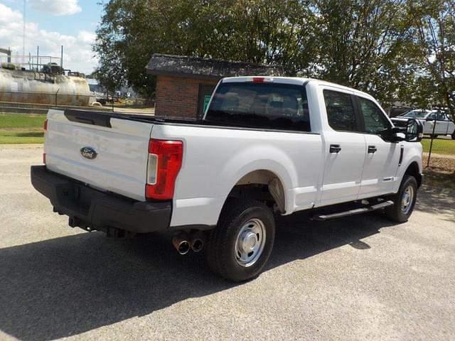 Image of Ford F-250 equipment image 2