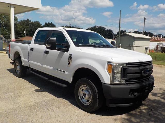 Image of Ford F-250 equipment image 1