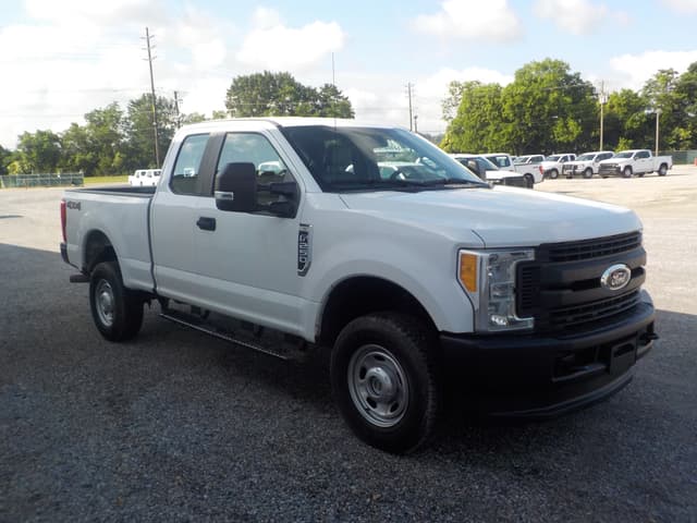 Image of Ford F-250 equipment image 1