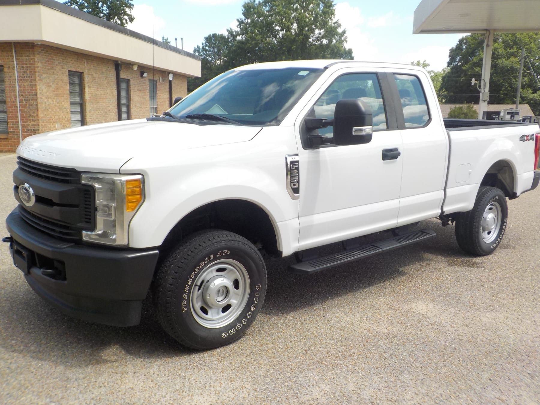 2017 Ford F-250 Equipment Image0