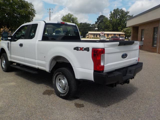 Image of Ford F-250 equipment image 3