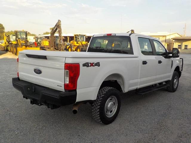 Image of Ford F-250 equipment image 2