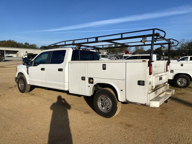 Image of Ford F-250 equipment image 1