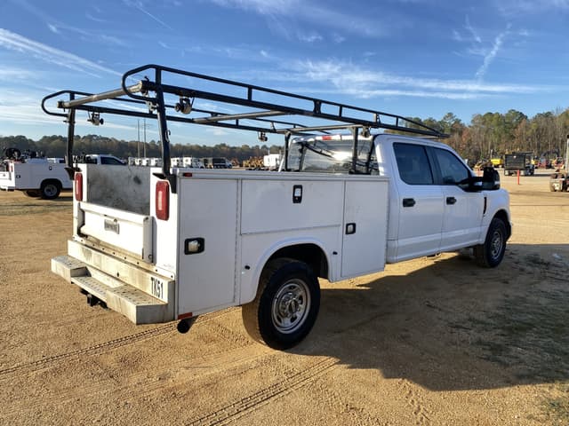 Image of Ford F-250 equipment image 2