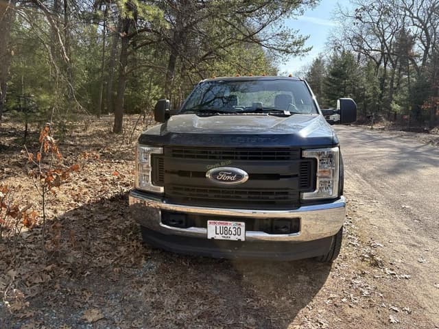 Image of Ford F-250 equipment image 1