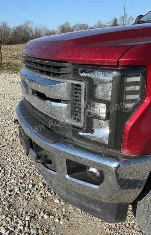 Image of Ford F-250 equipment image 1