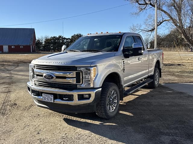 Image of Ford F-250 equipment image 2