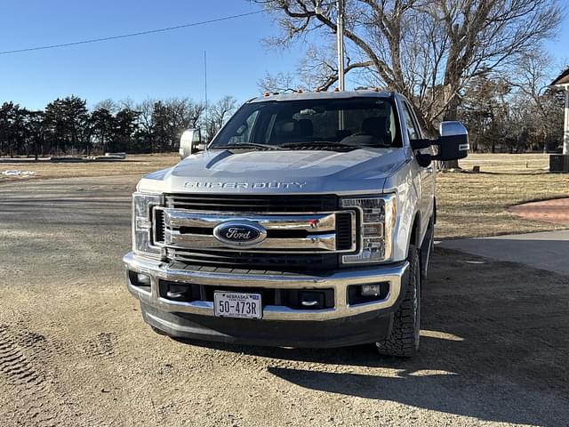 Image of Ford F-250 equipment image 3