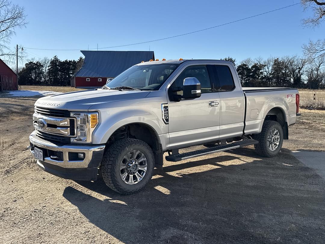 Image of Ford F-250 Primary image