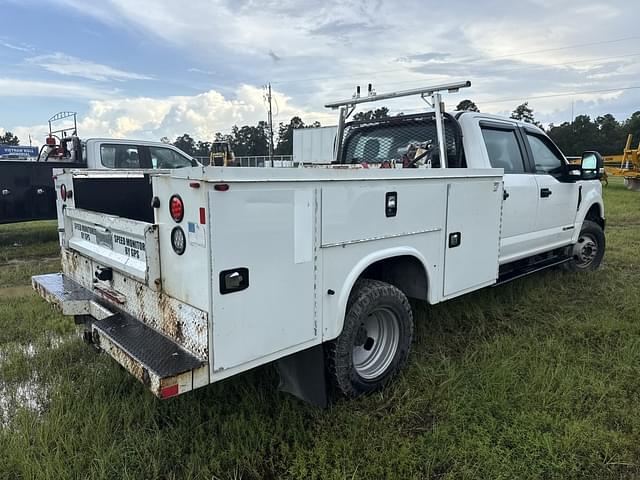 Image of Ford F-350 equipment image 4