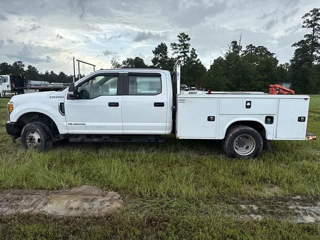 Image of Ford F-350 equipment image 1