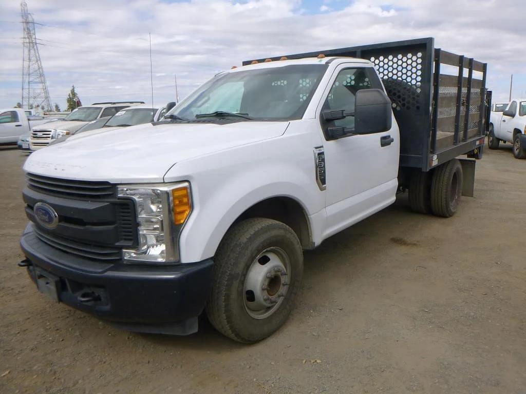 Image of Ford F-350 Primary image