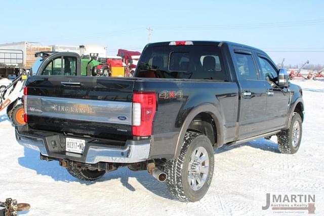 Image of Ford F-350 equipment image 2