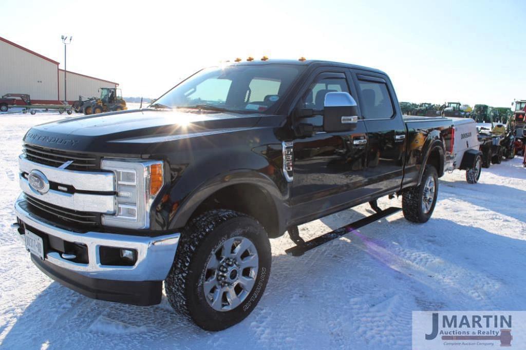 Image of Ford F-350 Primary image