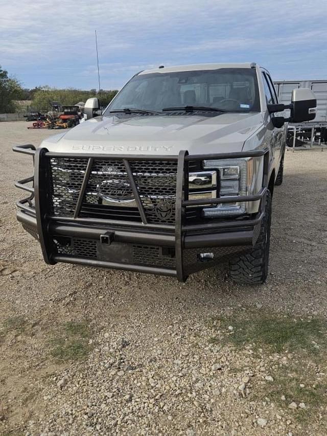 Image of Ford F-350 equipment image 1